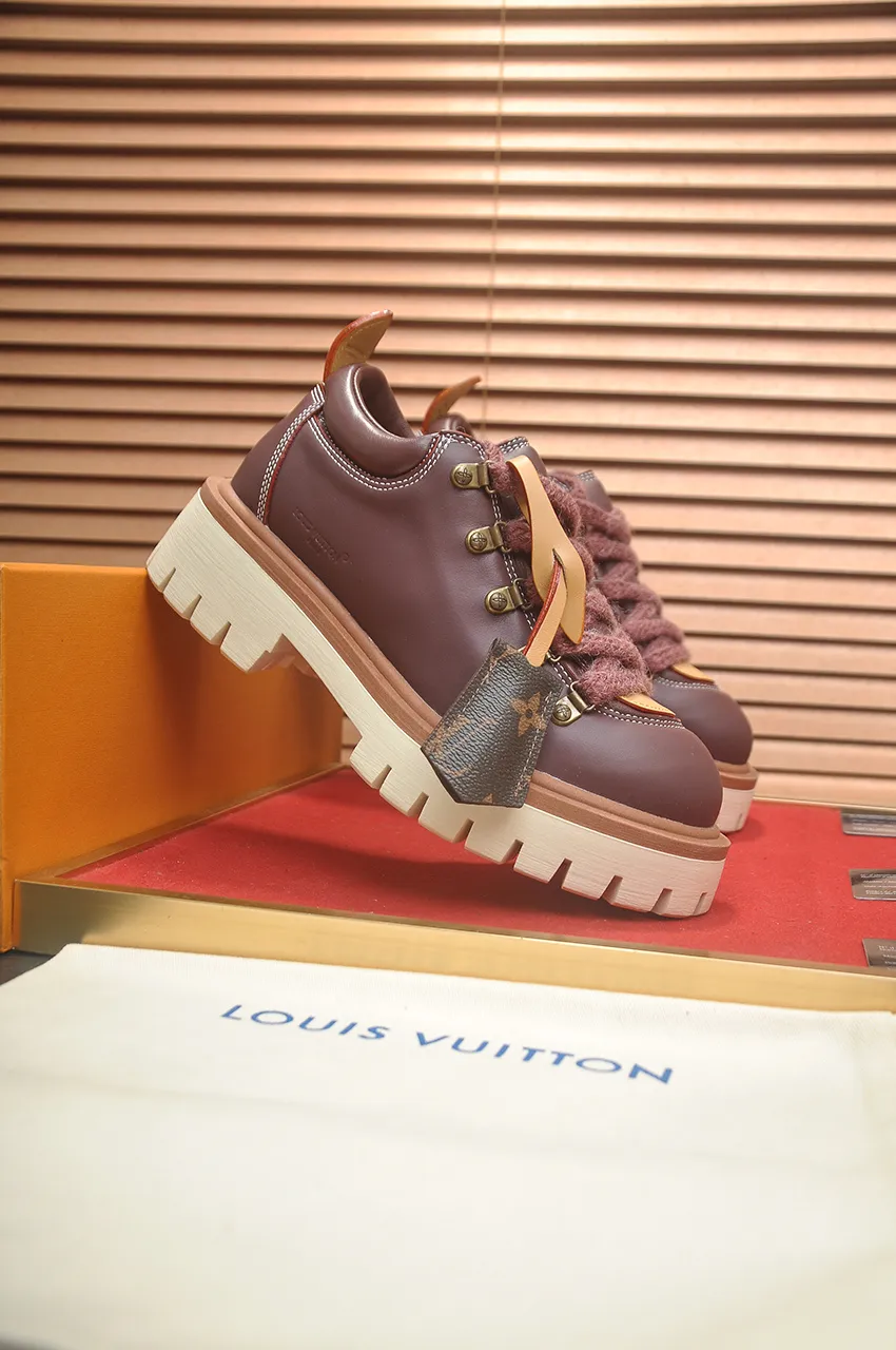 Men's shoes 💰660💶 LV Louis Vuitton 2025 autumn and winter new couple's new style, the original version is developed one to one, retro fashion, handsome and cool mountaineering derby shoes are out of stock 👍 💎 Material: imported first-layer cowhide 💎 Lining: imported lambskin 💎 Outsole: original molded TR non-slip sole 💎 Bottom height: 3.5cm 💎 Shoe size: 35-45 for both men and women
